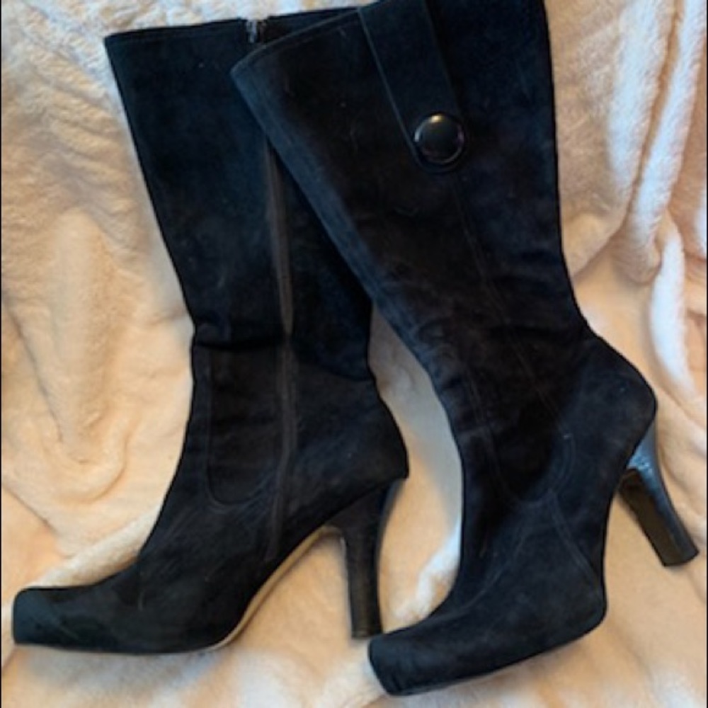 Wide calf heeled boots